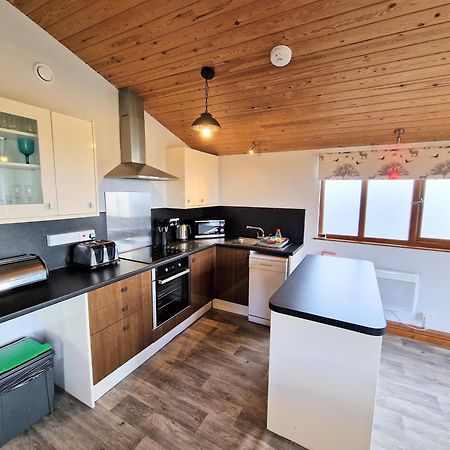 Kelty Ochil 8 With Private Hot Tub - Fife - Loch Leven - Lomond Hills 빌라 외부 사진