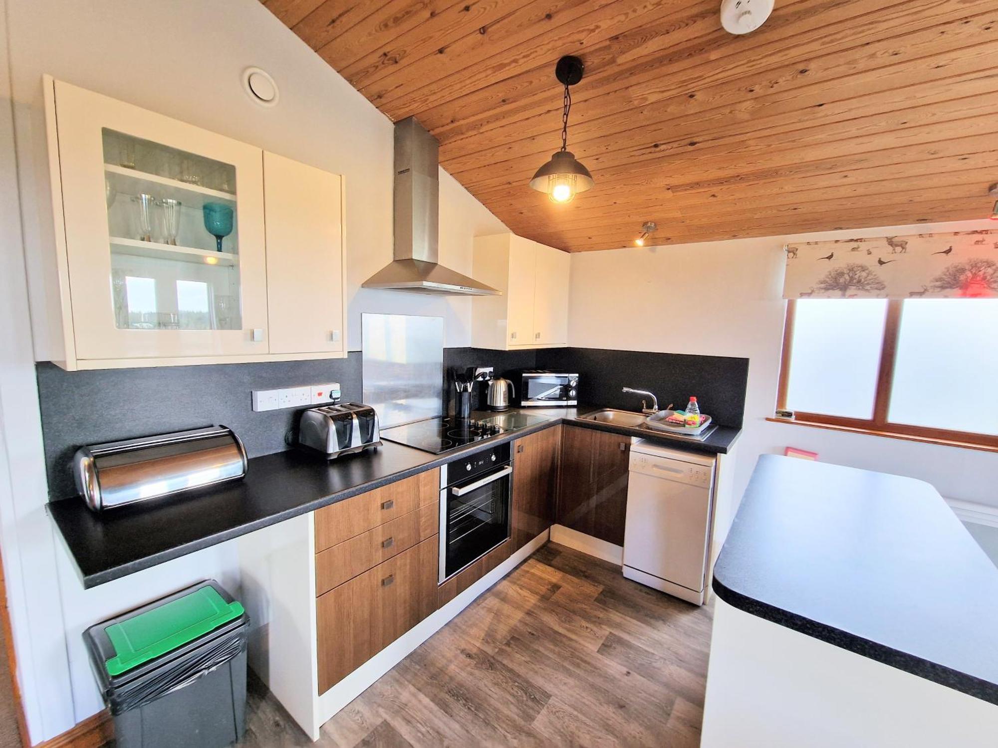 Kelty Ochil 8 With Private Hot Tub - Fife - Loch Leven - Lomond Hills 빌라 외부 사진