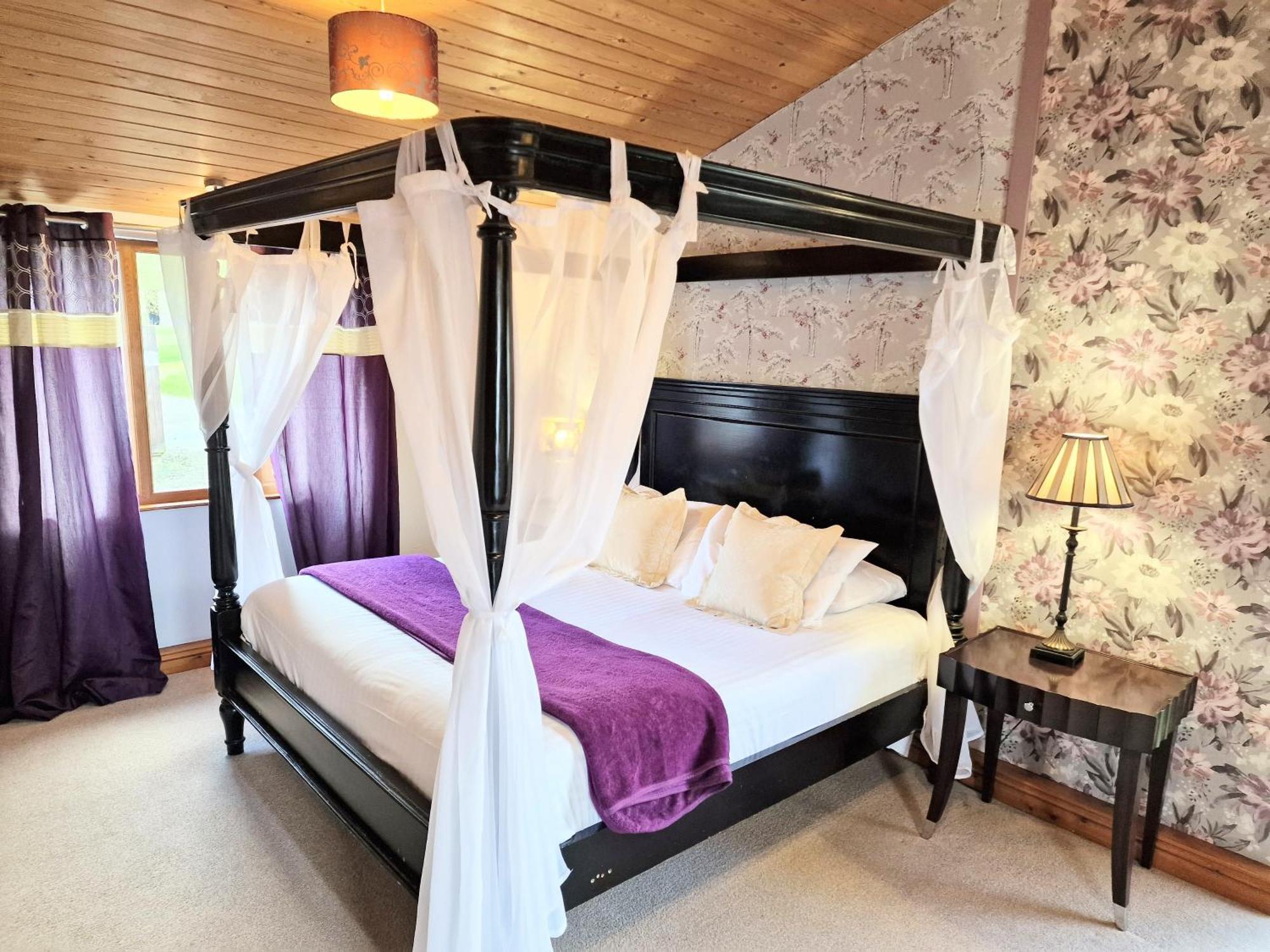 Kelty Ochil 8 With Private Hot Tub - Fife - Loch Leven - Lomond Hills 빌라 외부 사진