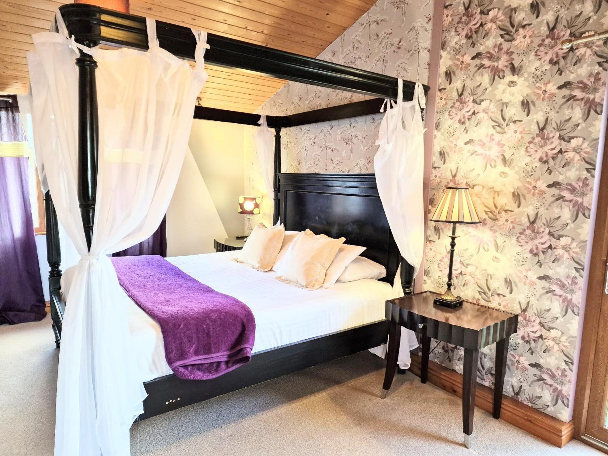 Kelty Ochil 8 With Private Hot Tub - Fife - Loch Leven - Lomond Hills 빌라 외부 사진